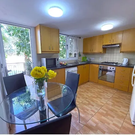 Apartment Town House, Garden, 2 Bedrooms, 2 Bathrooms